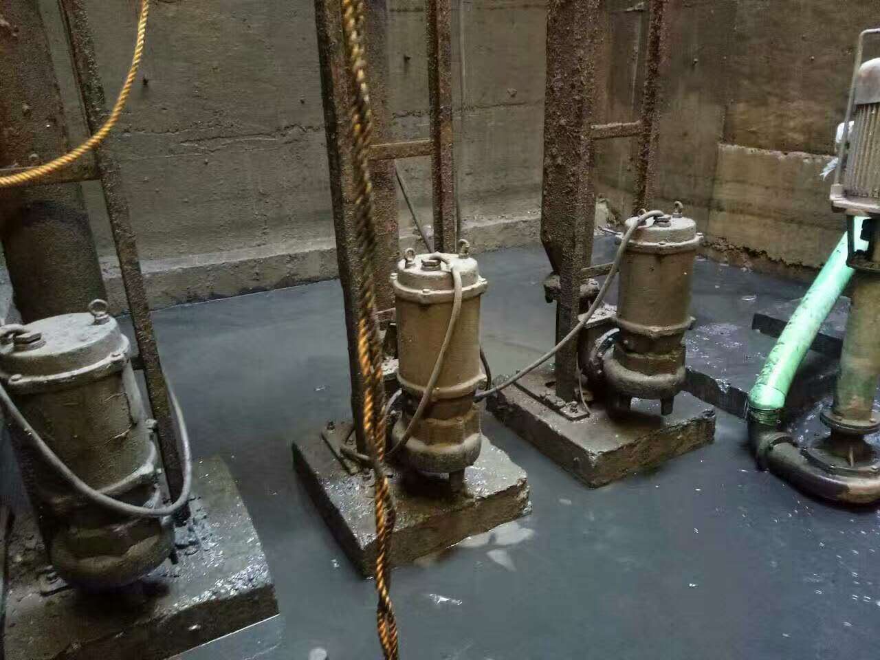 磐安污水池清理